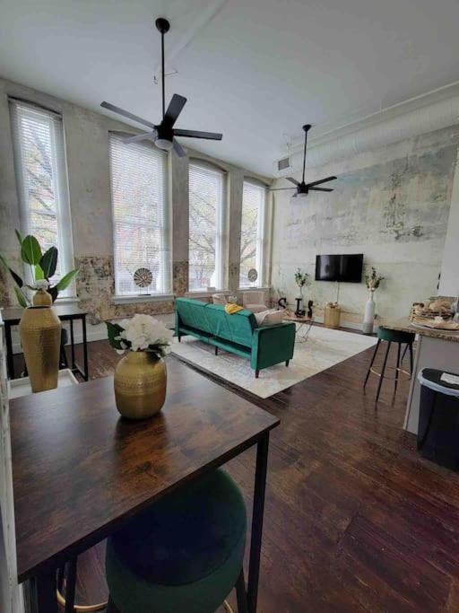 Luxury Condo “Walk To Everything” Memphis Exterior foto